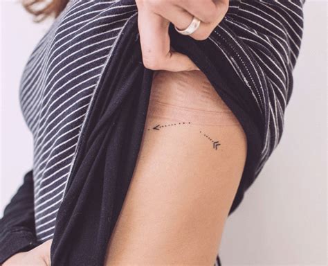 Two crossed arrows is a logo of friendship. Artist Inks Her Friends With Elegant Home-Made Tattoos