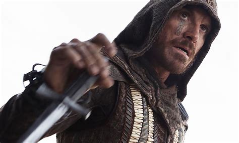 Grâce à une technologie révolutionnaire qui libère la mémoire génétique. Assassin's Creed Le Film : un 2ème trailer plein d'acrobaties