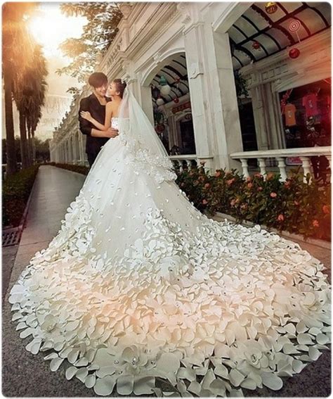 1:44 ömer günay 81 517 просмотров. Mode Germany: Brautkleider für Winter 2016