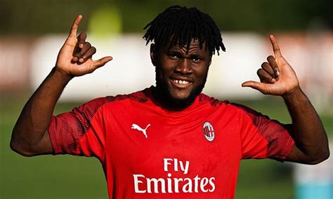 On thursday, he also got married and pictures from his wedding have now emerged. Sky - Milan, Kessie convince Giampaolo: il tecnico vuole ...