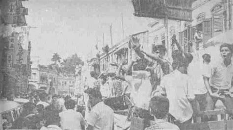 The spread of rumors does not only affect the life victims and the destruction of the property, but also determines the path and direction of the nation's politics. Pengajian Malaysia: Peristiwa 13 Mei 1969 Jadi Pengajaran