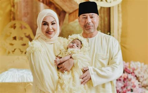 Umie aida menangis dedah kisah pertemuan dengan neelofa sebelum berpurdah berniqab. Umie Aida Ajar Anak Umur Setahun Tak Sentuh Perhiasan Kaca ...