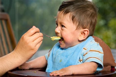 By the time your baby reaches 7th month, he is ready to eat few lumpy meals rather purees. Baby development: Your 6-month-old - BabyCenter India