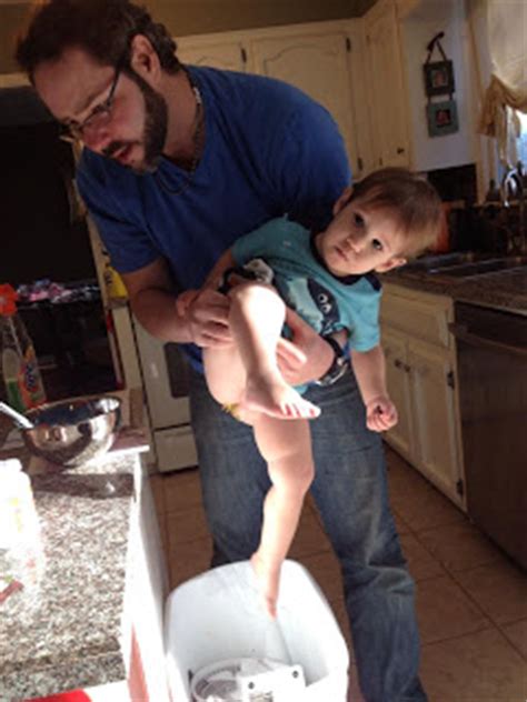 Not to know where to put oneself. From the Land of the Langs: Put your Big Boy Panties on.