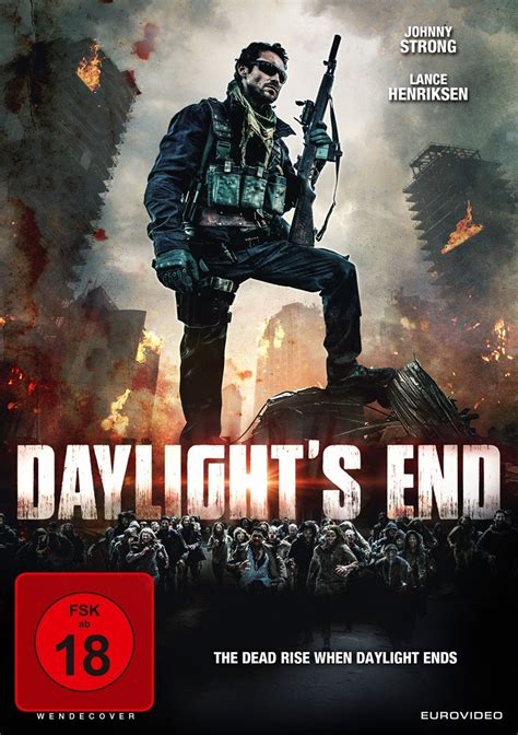 What was not cliched however, was the final minutes of the film. Daylight's End - Film 2016 - Scary-Movies.de