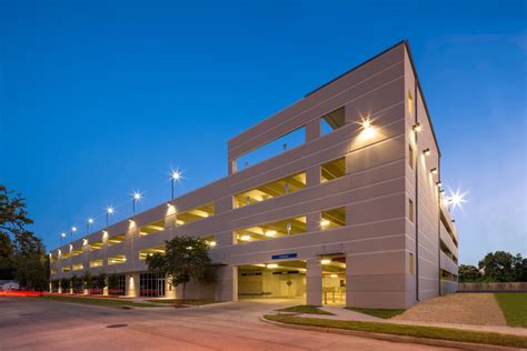 Houston community college is one of the largest community colleges in the united states, serving over 55,000 students each semester. Houston Community College Parking Garage - Bartlett Cocke