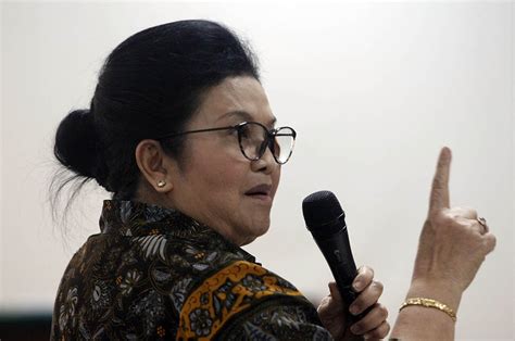 Ia dijerat dua dakwaan berbeda oleh kpk yang kemudian dinyatakan terbukti oleh hakim. Eks Menkes Siti Fadilah Bebas Murni - Medcom.id