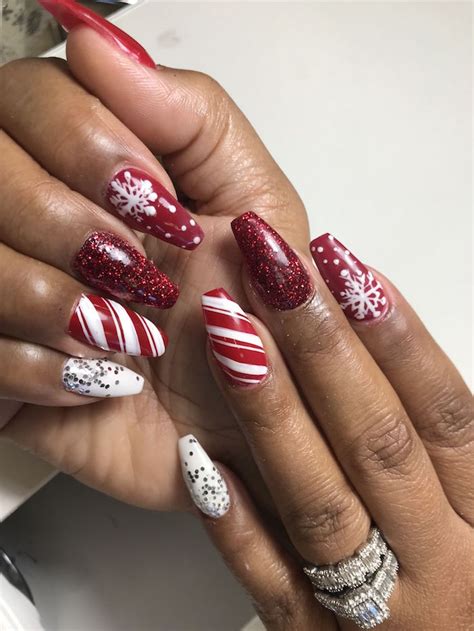 So what better way than do a candy cane nail tutorial! 2020 Gel Nails For Christmas - Please refer to the nail ...