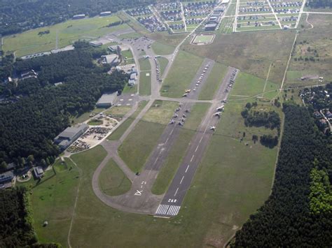 Your browser either doesn't support javascript or you have it turned off. Luftbild Flugplatz Gatow (1) | Der gesperrte Flugplatz ...