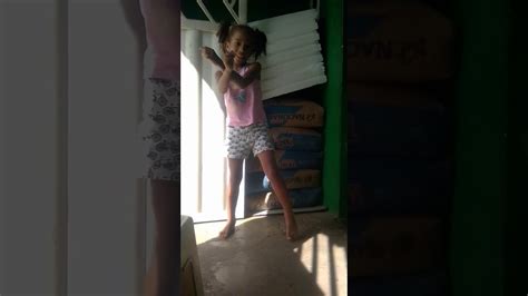 Jun 02, 2021 · esposa de junior lima, monica benini renova bronzeado com barrigão de seis meses: Menina dançando - YouTube