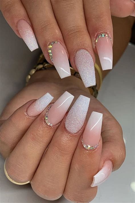 Now for the fun part—keep scrolling for the cutest diy nail art designs that you can totally do by yourself with a little concentration and practice. ¿Cómo hacer Francés ombre Dip Nails in 2020 | Ombre nails glitter, Dipped nails, Pretty acrylic ...
