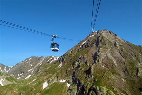 Observatoire du pic du midi). Le Pic du Midi - Le Ruisseau