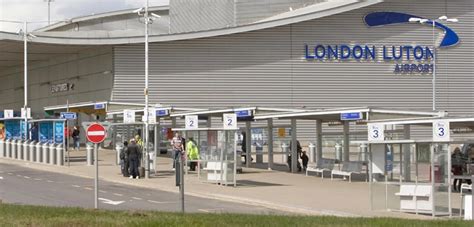 Infact, we all know its no where near that. Jade na lotnisko Luton