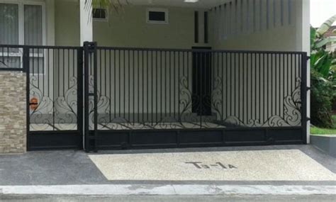 Pagar rumah akan terlihat lebih cantik dengan adanya untuk itu aplikasikan pagar rumah minimalis yang desainnya simpel, meski polos, rumah. model pagar besi rumah minimalis murah 2020