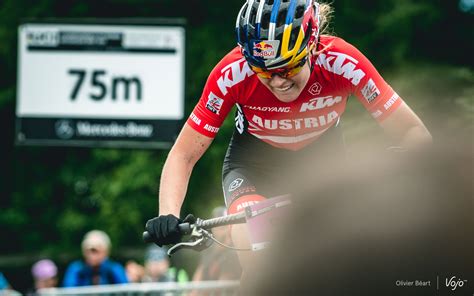 Ich liebe die harten aufstiege, die technischen abfahrten und die unendlich langen trails. WK MTB Mont-Sainte-Anne: Sina Frei grijpt het goud! - Vojo ...