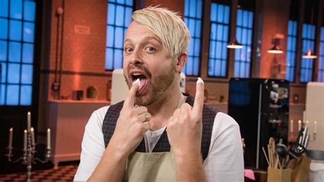 Und joyn die fünfte staffel der backshow hat dafür wieder einige promis eingeladen, um ihre fähigkeiten am ofen unter beweis zu stellen. "Das große Promibacken": Die VIPs backen insgesamt 98 ...