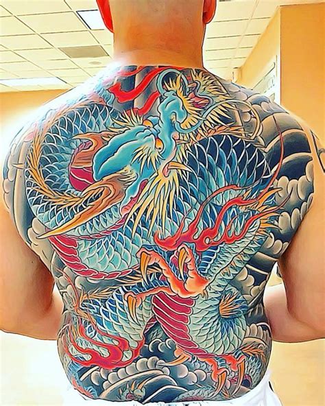 What people don't know, however, is that these yakuza tattoos reflect symbolism and imagery. 35 entzückende Yakuza Tattoo Designs - traditionelle ...
