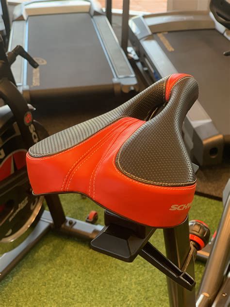 Wer ein speedbike in studioqualität für den heimgebrauch sucht, das mit zeitgemäßen features ausgestattet ist, die das training effektiver und unterhaltsamer machen, wird beim ic8 von schwinn. Schwann Ic8 Reviews - The Best Exercise Bikes For Home ...