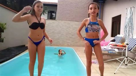 Enquanto as férias não acabam, as irmãs alice e malu convidam a coleguinha madu para um novo desafio da piscina. DESAFIO DA PISCINA - YouTube