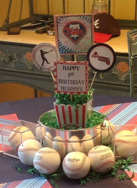 A baseball themed centerpiece is another fantastic and super easy way to infuse baseball into your party decor and can be done quickly and very inexpensively. Baseball for Dillon | Baseball theme party, Baseball party ...