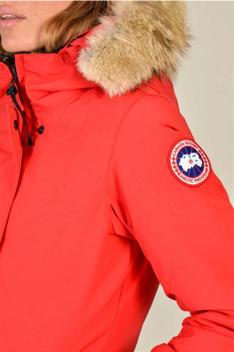 Deswegen berechnen wir beim test eine möglichst hohe diversität von faktoren in die. Canada Goose Parka VICTORIA in Rot | GRUENER.AT