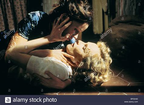 Maria schrader, geboren am 27. MARIA SCHRADER & JULIANE KOHLER AIMEE & JAGUAR (1999 Stock ...