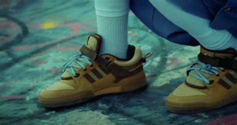 Conéctate con esta colección y ten una parte del mundo de bad bunny y adidas con estos objetos que seguro pasarán a ser un ícono de nuestra. adidas Forum: la scarpa che fatto cambiare idea a M ...