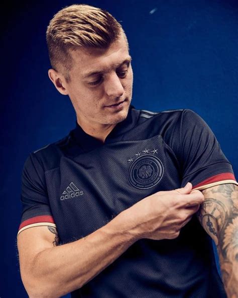 Aproveite essa oportunidade na jfs importados, onde você encontra diversos produtos em um local só! Novas camisas da Seleção da Alemanha 2021-2022 Adidas » MDF