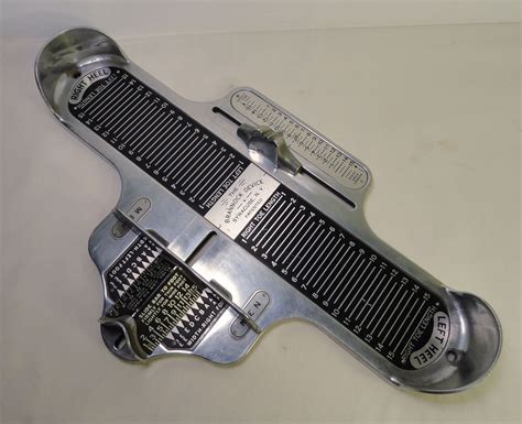 Brannock for measuring a person's shoe size. Brannock device-bootedray - BootedRAY