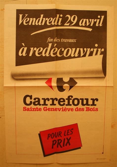 A terrace is available for guests. Carrefour Sainte-Geneviève-des-bois - Inauguration de 1983