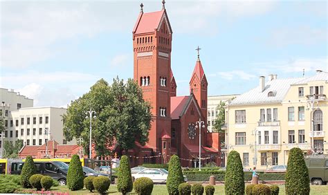 Mi è piaciuta molto questa nazione e spero di ritornarci, magari a minsk questa volta. 무료 이미지 : 건물, 궁전, 시티, 도심, 큰 광장, 경계표, 교회에, 관광 여행, 수로, 마을 광장 ...