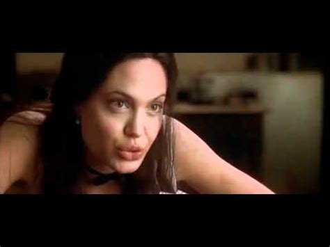 Yönetmenliğini michael cristofer'ın üstlendiği filmin başrollerinde antonio banderas, angelina jolie, thomas jane. quot;Original Sin quot; Trailer Angelina Jolie - YouTube