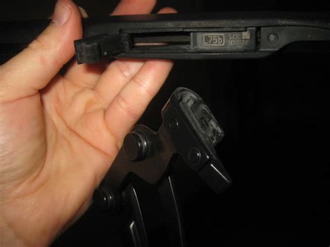 Change only the refills of your toyota yaris and save up to 75% on your wipers. 2012-2016-Toyota-Yaris-Windshield-Wiper-Blade-Replacement-Guide-006