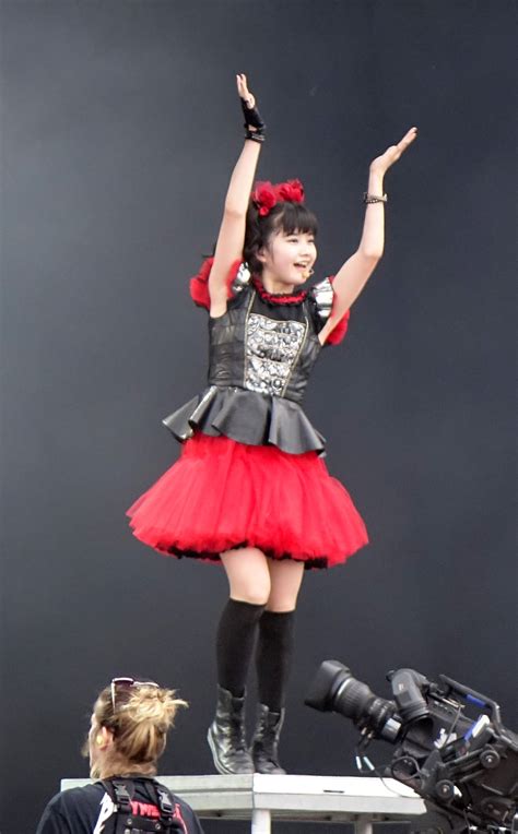 One of the few singers is yui mizuno, who actively represents the metal band babymetal. Babymetal Reading 2015 | Japanese girl, Cute japanese, Yui