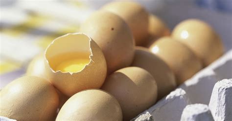 These nutrients contained in an egg yolk are believed to be effective for a healthy, shiny hair. How to Use Egg for Hair Growth | LIVESTRONG.COM