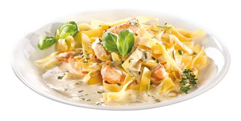 Gettare le tagliatelle all'uovo nell'acqua bollente. Tagliatelle al salmone con cren rafano | Develey: ti salsa ...