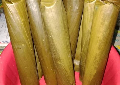 Daun pisang batu adalah pilihan yang terbaik untuk membungkus lontong. Cara Buat Lontong Pake Daun Pisang : 9 Ide Cara Membuat ...