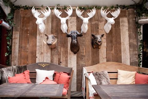 See more ideas about lodge style, lodge style decorating, decor. Winter home decor inspired by NYC bar Hudson Lodge ...