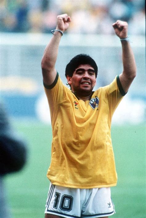 Argentina eliminó a brasil en los octavos de final del mundial de italia'90 con un gol de caniggia a en 1990, en el sorteo se accedio que el primer europeo sorteado iva al grupo de argentina, salio. Pin en Diego Maradona