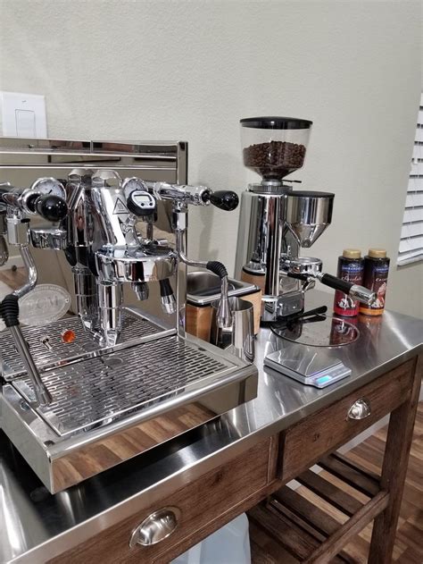 If it can handle the rigors of commercial use, it can certainly handle your kitchen. ECM Synchronika Espresso Machine With Flow Control | Best ...