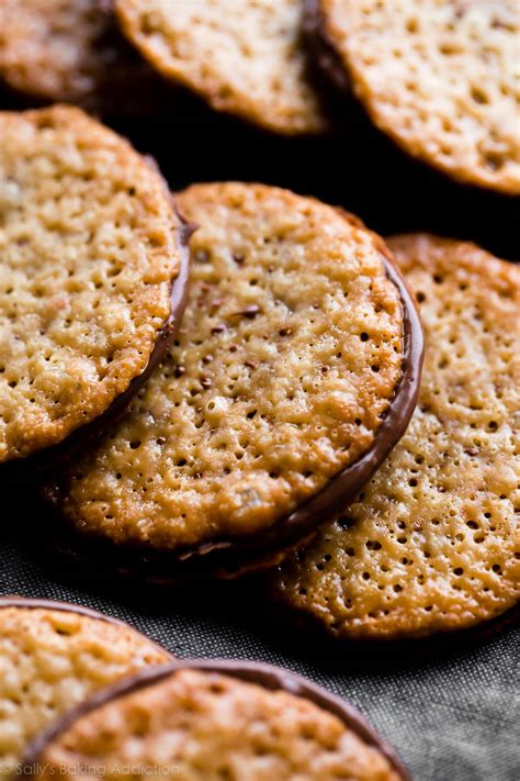 Lemon zest brightens brightens up these oatmeal cookies for a delicious wintry treat. Lemon Lacies / Lemon Oatmeal Lacies Christmas Cookie ...