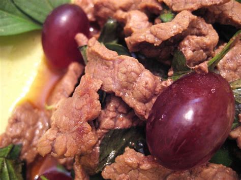 Can cats eat apples as a treat or part of their regular diet? Thai basil beef with red grapes Eatingscd.com | Thai basil ...