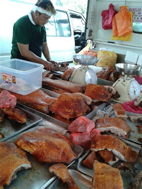 It is quite crowded over here. Pasar Malam Sri Petaling | Malaysian cuisine, Food, Cuisine