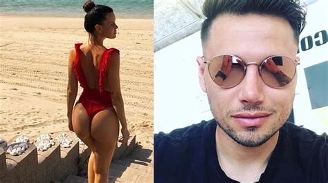 Juega de delantero y actualmente es jugador del club libertad de la primera división de paraguay. Los mensajes "hot" de Zárate a su mujer: "Te doy hasta que ...