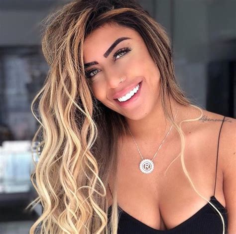 Rafaella, la petite soeur de neymar, est désormais en couple avec gabigol, le joueur en pleine déprime, gabigol ? Após Gabigol, Rafaella Santos reata namoro com jogador ...