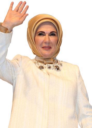 Erdoğan was apparently referring to the practice during and after the second world war for women in communist states such as the ussr to do heavy manual work in factories or in roles such as tram. Recap Tayyip Erdogan wife Emine Erdogan | Celebrities ...