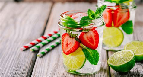 Manfaat infused water jeruk nipis dan kurma. Cara Membuat Infused Water Yang Segar Untuk Menurunkan Berat Badan - Dunia Wanita - Artikel ...