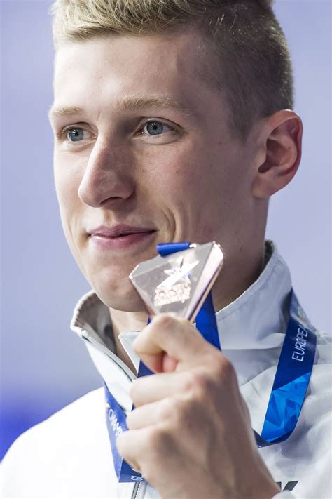 Auf der letzten bahn wird es spektakulär. Freiwasserschwimmer Florian Wellbrock und Rob Muffels sind ...