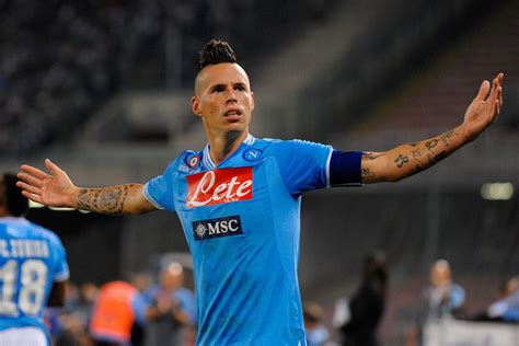 Tutti gli aggiornamenti web sulla squadra direttamente da ssc napoli. Video - Serie A, Napoli: Hamsik vuole rimanere - UrbanPost