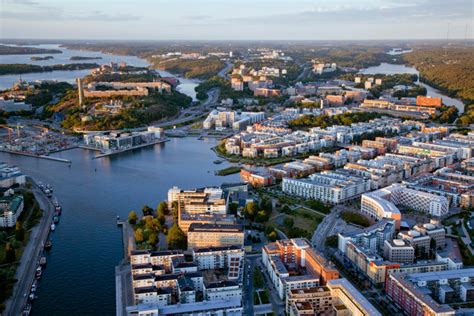 Felparkeringarna i cykelfälten i hammarby sjöstad har minskat i antal. Hammarby Sjöstad, quartier éco-l'eau ⋆ La Suède en kit